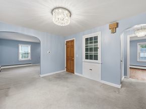 15 Lowell Ave, Holden MA 01520