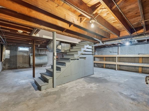 15 Lowell Ave, Holden MA 01520