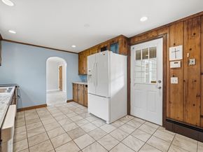 15 Lowell Ave, Holden MA 01520