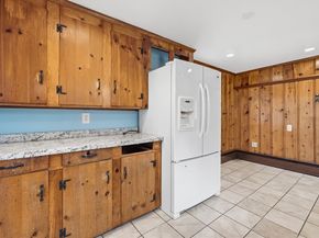 15 Lowell Ave, Holden MA 01520
