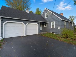 15 Lowell Ave, Holden MA 01520