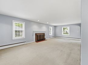 15 Lowell Ave, Holden MA 01520