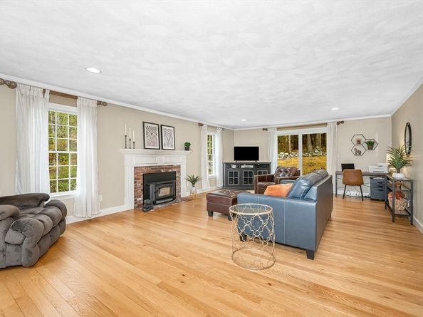 4 Coleman Rd, Newbury MA 01922