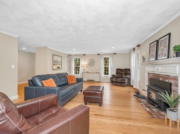 4 Coleman Rd, Newbury MA 01922