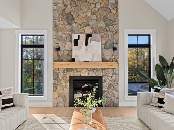10 Hawthorn, Duxbury MA 02332