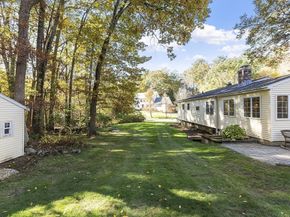 25 Grist Mill Rd, Littleton MA 01460