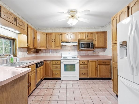 25 Grist Mill Rd, Littleton MA 01460