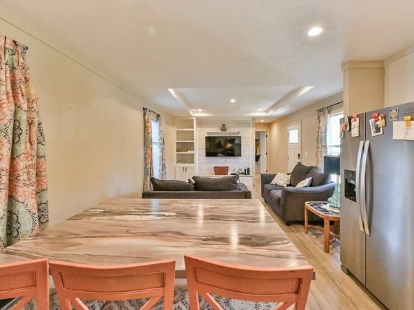 39 Park Ave, Sturbridge MA 01566