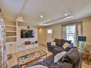 39 Park Ave, Sturbridge MA 01566