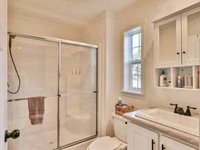 39 Park Ave, Sturbridge MA 01566