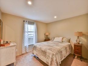 39 Park Ave, Sturbridge MA 01566