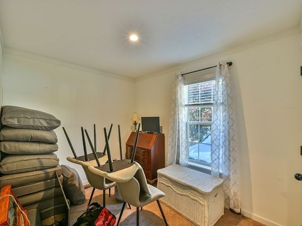 39 Park Ave, Sturbridge MA 01566