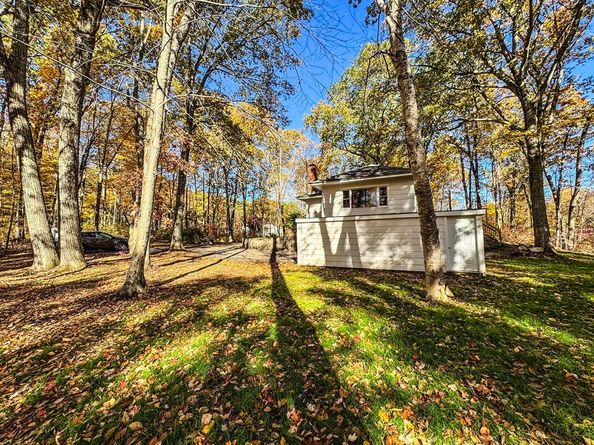 201 Pierce Rd, West Brookfield MA 01585