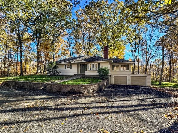 201 Pierce Rd, West Brookfield MA 01585