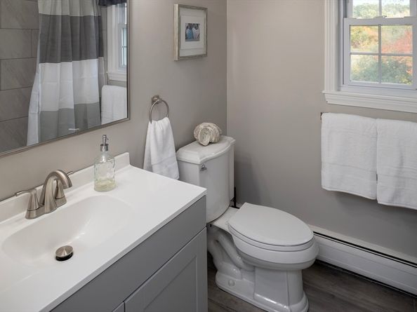 90 Presidential Cir, Marshfield MA 02050