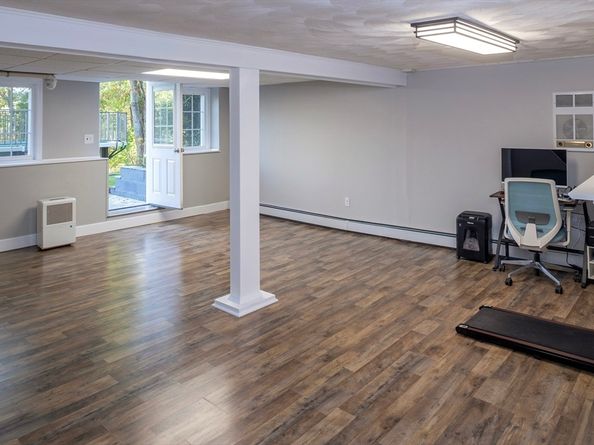 90 Presidential Cir, Marshfield MA 02050