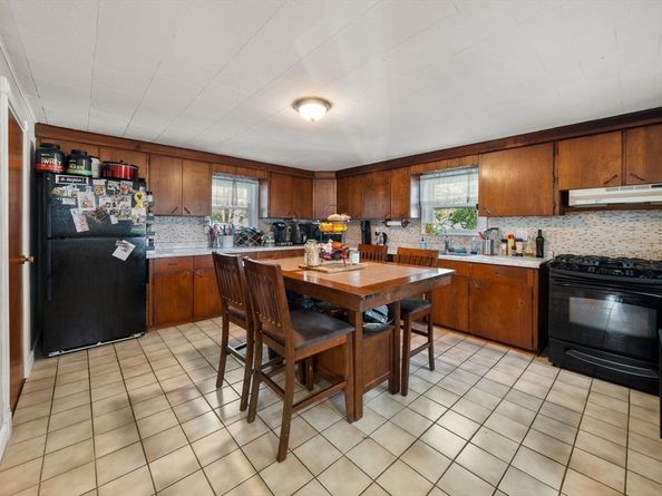 65 Tremont St, Braintree MA 02184