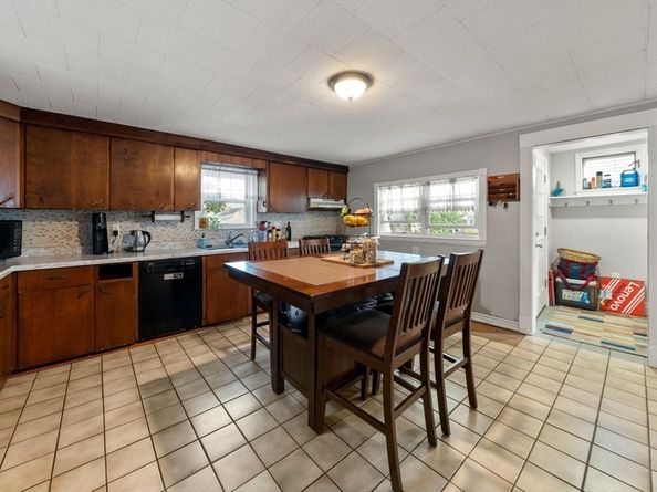 65 Tremont St, Braintree MA 02184