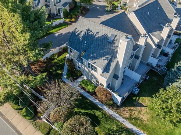 68 Hammond Place 68, Woburn MA 01801