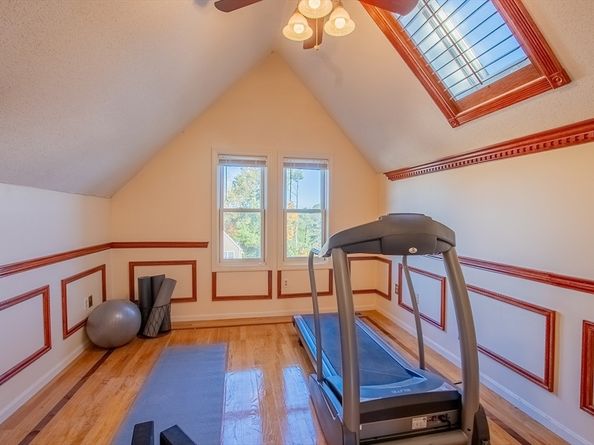 68 Hammond Place 68, Woburn MA 01801
