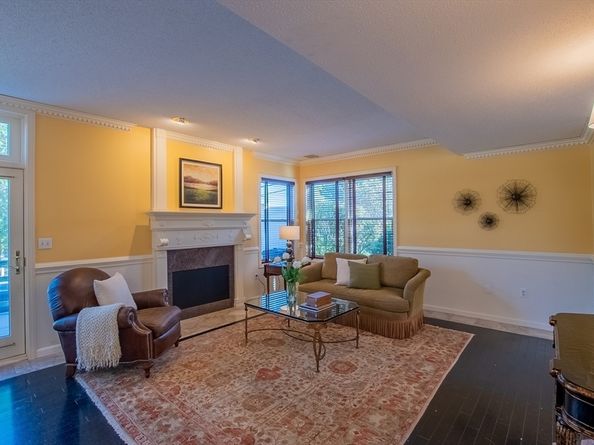 68 Hammond Place 68, Woburn MA 01801