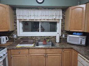 59 Rosewood Dr 59, Stoughton MA 02072