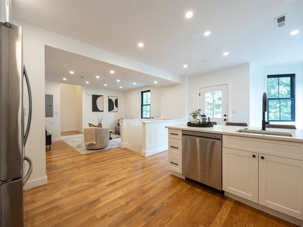 12 George St 3, Medford MA 02155