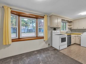 15 Fairbrook Rd, Framingham MA 01701