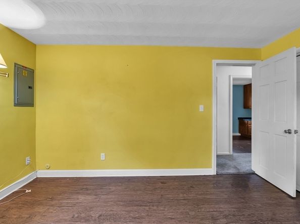 15 Fairbrook Rd, Framingham MA 01701