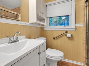 15 Fairbrook Rd, Framingham MA 01701