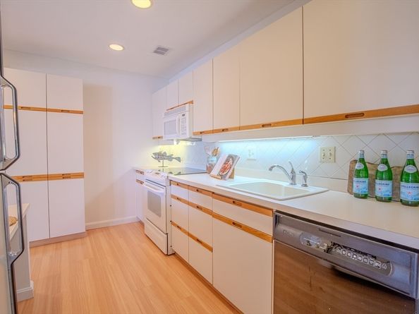 1 Seal Harbor Rd. 415, Winthrop MA 02152