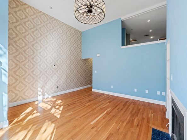 85 Brainerd Rd TH7, Boston MA 02134