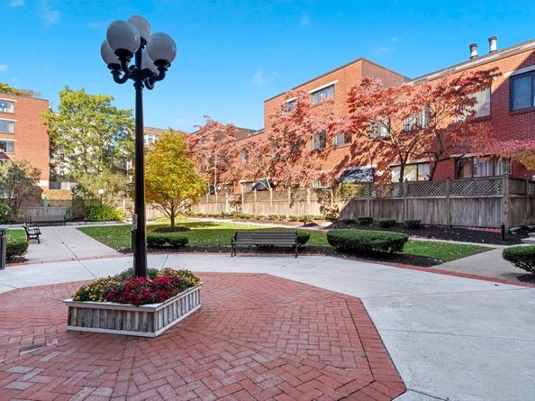 85 Brainerd Rd TH7, Boston MA 02134