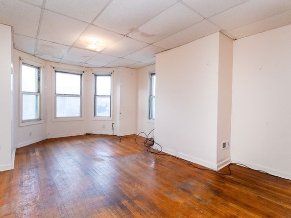 4 Cross St, Somerville MA 02145