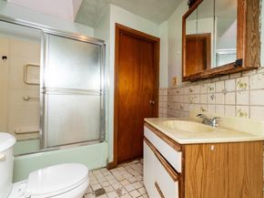 4 Cross St, Somerville MA 02145