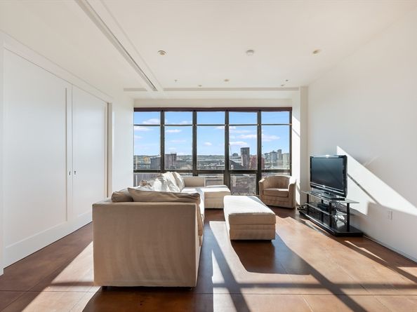 36 A St 5D, Boston MA 02127