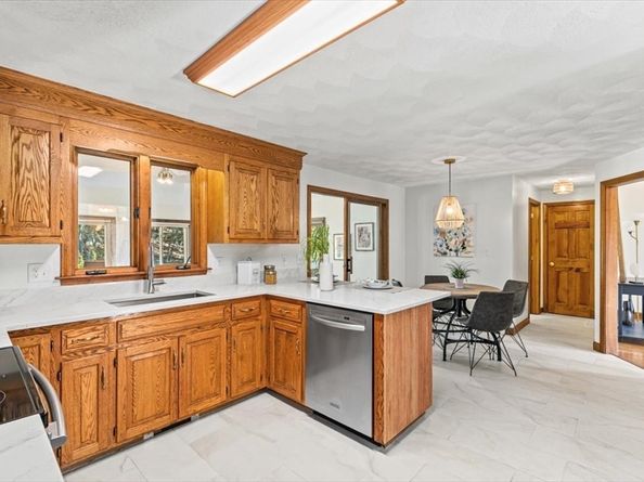 480 Sharpners Pond Road, North Andover MA 01845