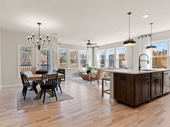 30 Coppersmith Way 107, Canton MA 02021