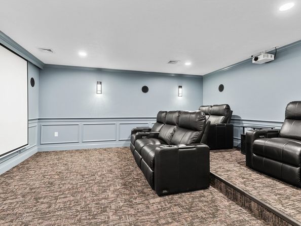 18 Robinson Rd, Lexington MA 02420