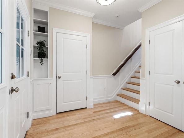 18 Robinson Rd, Lexington MA 02420