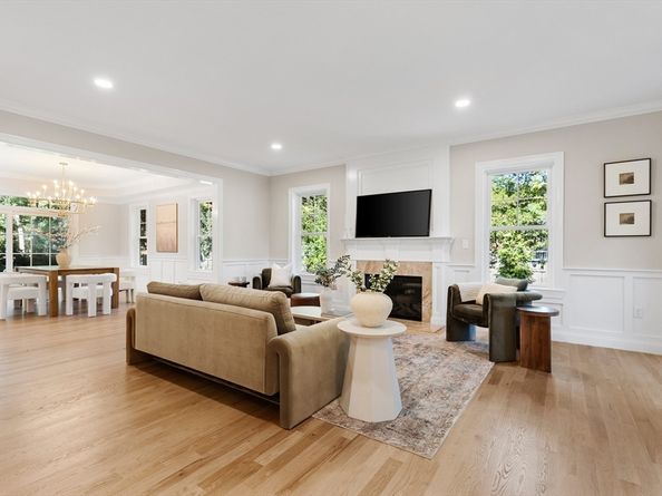 18 Robinson Rd, Lexington MA 02420
