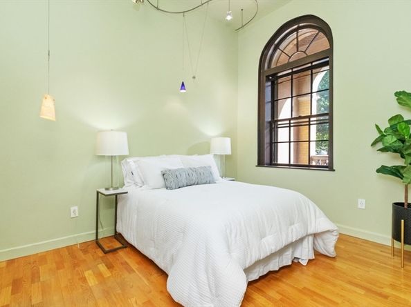 60 Glen Rd 101, Brookline MA 02445