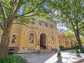 60 Glen Rd