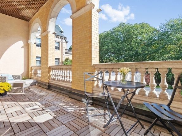 60 Glen Rd 101, Brookline MA 02445