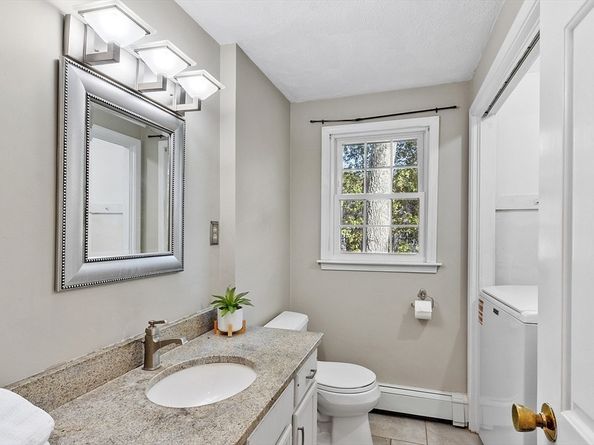 4 Gately Ave, Hudson MA 01749