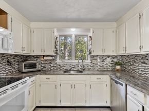4 Gately Ave, Hudson MA 01749