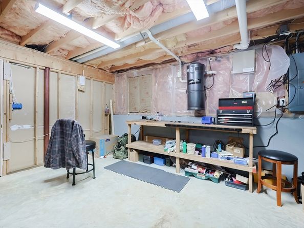 42 Shining Rock Dr, Northbridge MA 01534