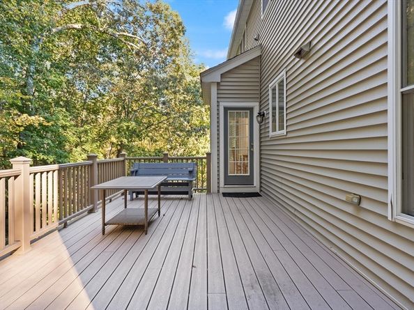 1 Lawton Ave, Westford MA 01886