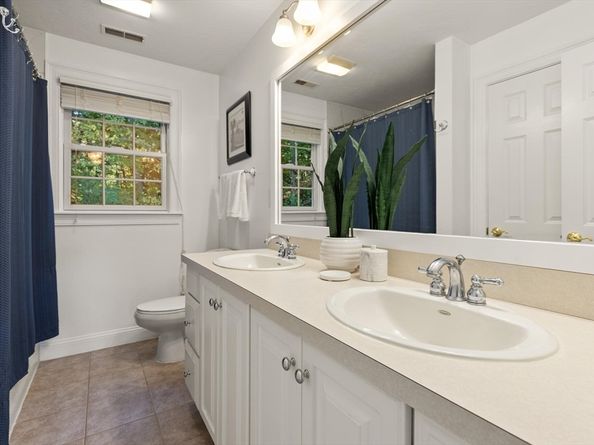 1 Lawton Ave, Westford MA 01886