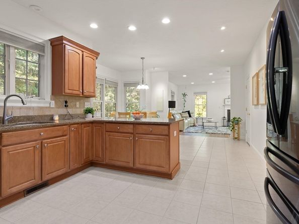 1 Lawton Ave, Westford MA 01886